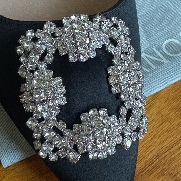 Manolo Blahnik, Black Satin Hangisi Pumps 90, NEW - Picture 10 of 14